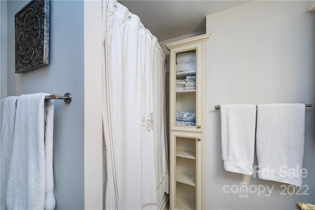 300 West 5th Street Charlotte, NC 28202 - Photo 25 of 38