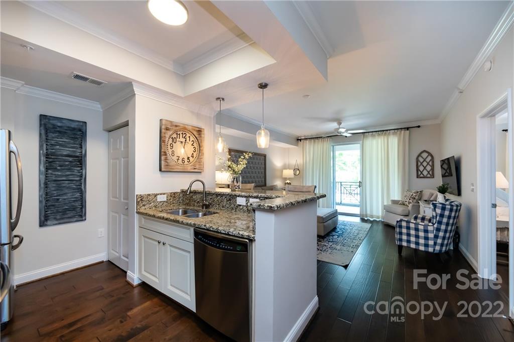 300 West 5th Street Charlotte, NC 28202 - Photo 5 of 38