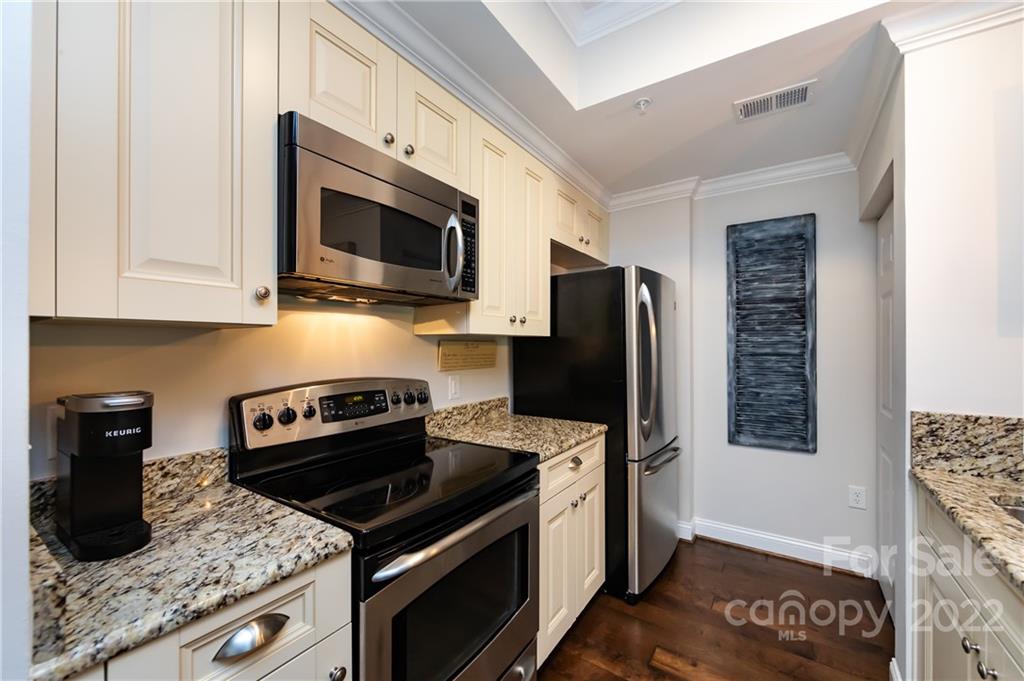 300 West 5th Street Charlotte, NC 28202 - Photo 8 of 38