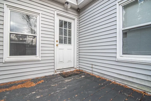 $389,900 | 10 Auburn Road, Londonderry, NH 03053