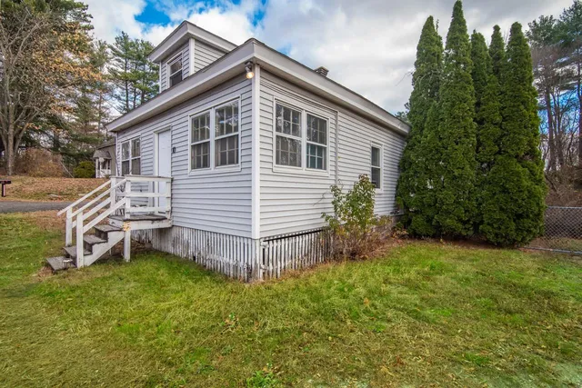 $389,900 | 10 Auburn Road, Londonderry, NH 03053