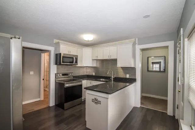 $389,900 | 10 Auburn Road, Londonderry, NH 03053