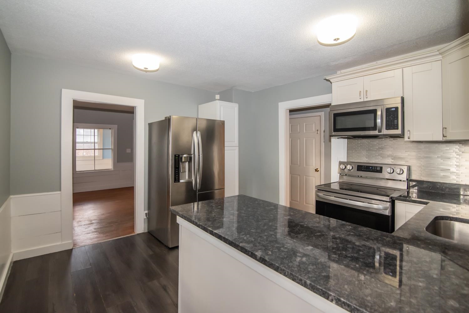 10 Auburn Road Londonderry, NH 03053 - Photo 9 of 26