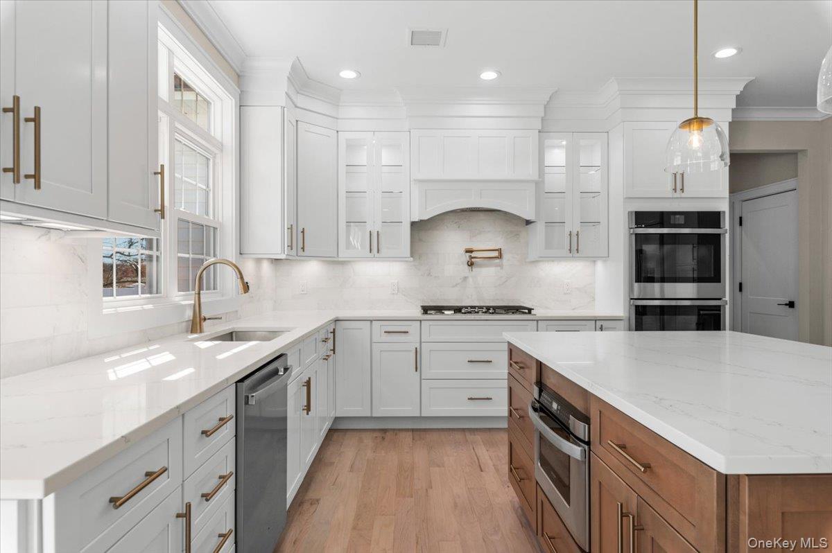 32 Sherman Road Old Bethpage, NY 11804 - Photo 16 of 45 Quartz Countertops