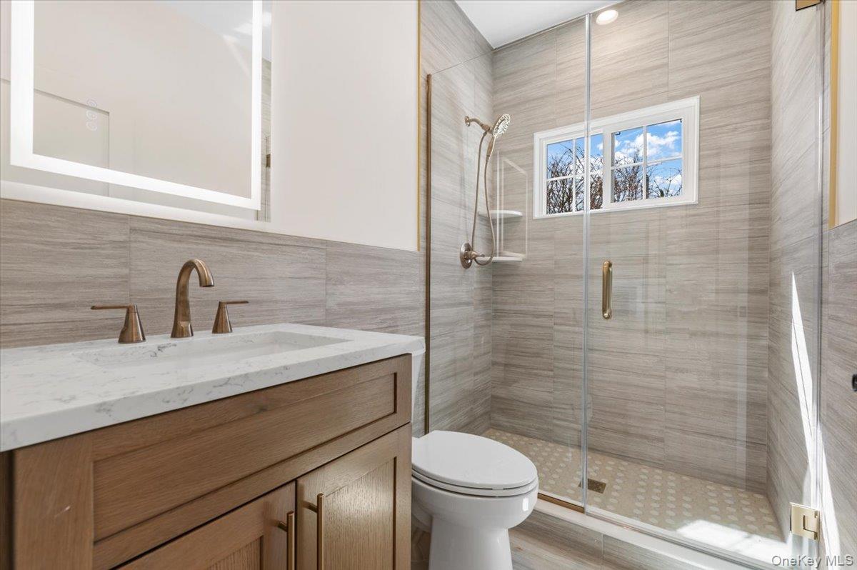 32 Sherman Road Old Bethpage, NY 11804 - Photo 20 of 45 Main Level Full Bath