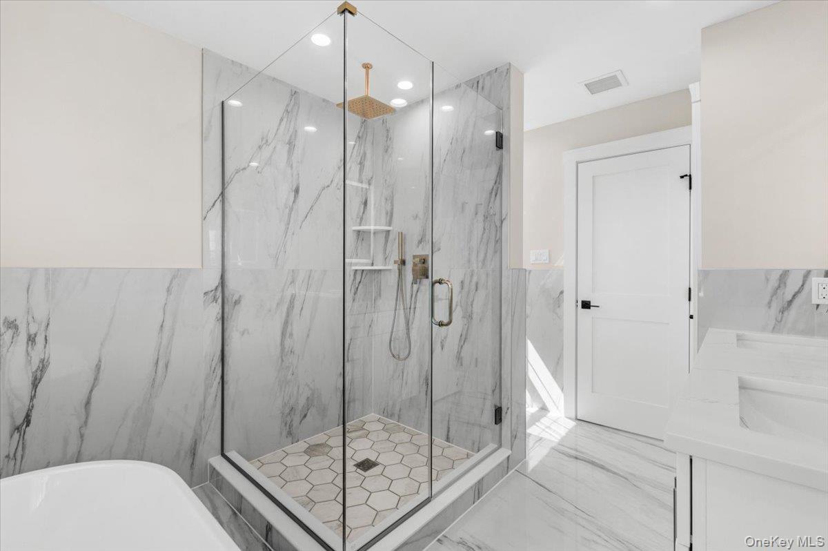 32 Sherman Road Old Bethpage, NY 11804 - Photo 29 of 45 Oversized Shower Stall