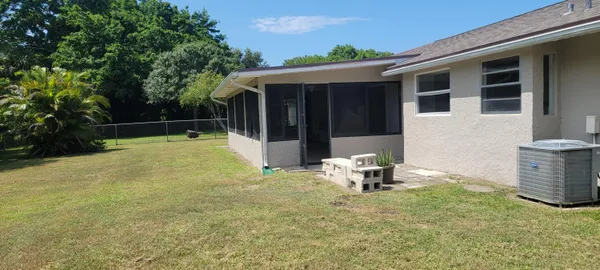 $2,200 | 1502 Southeast Hearne Court, Port St. Lucie, FL 34952