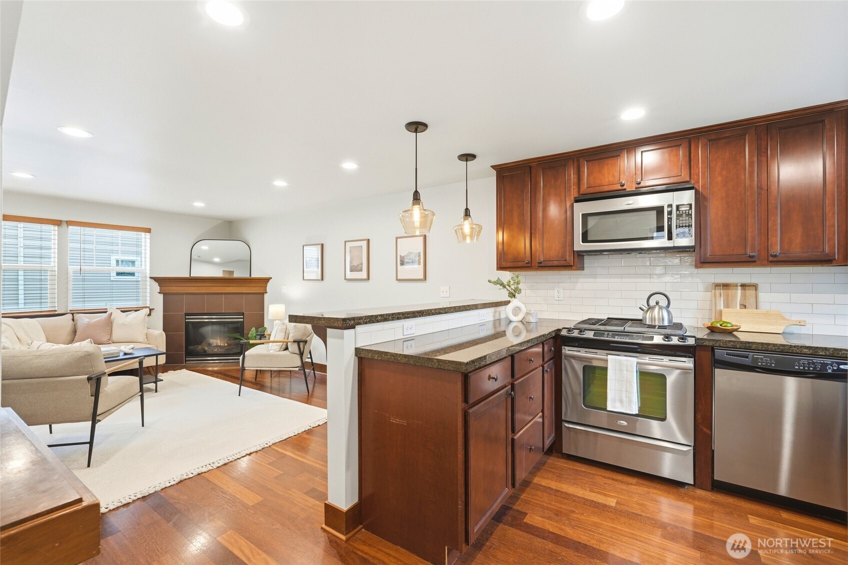 725 North 95th Street, Unit B Seattle, WA 98103 - Photo 4 of 29