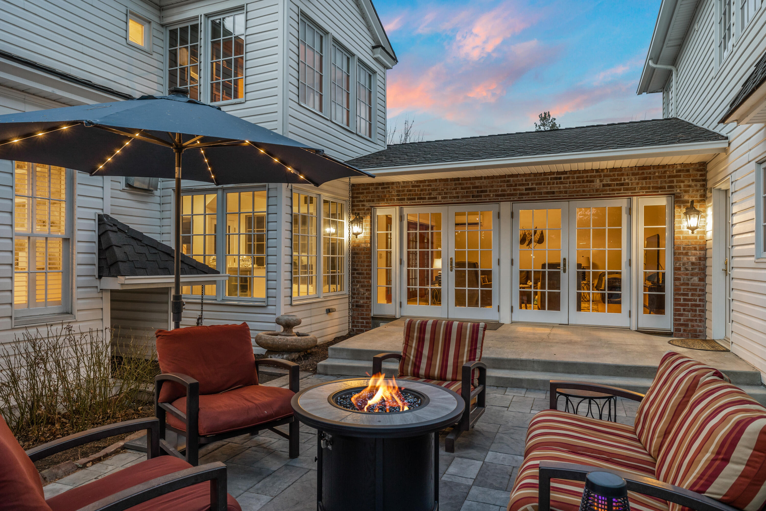 708 Northwest Riverside Boulevard Bend, OR 97703 - Photo 44 of 51 Multiple outdoor living spaces include expansive interior courtyard patio.