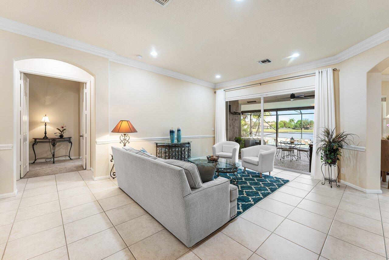 11165 Cobblefield Road Wellington, FL 33449 - Photo 4 of 35 006-11165CobblefieldRoad-Wellington-FL-3