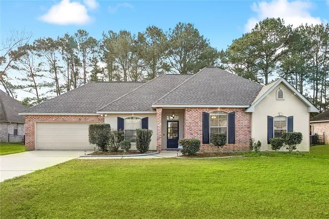 $355,000 | 249 Fairfield Oaks Drive, Madisonville, LA 70447