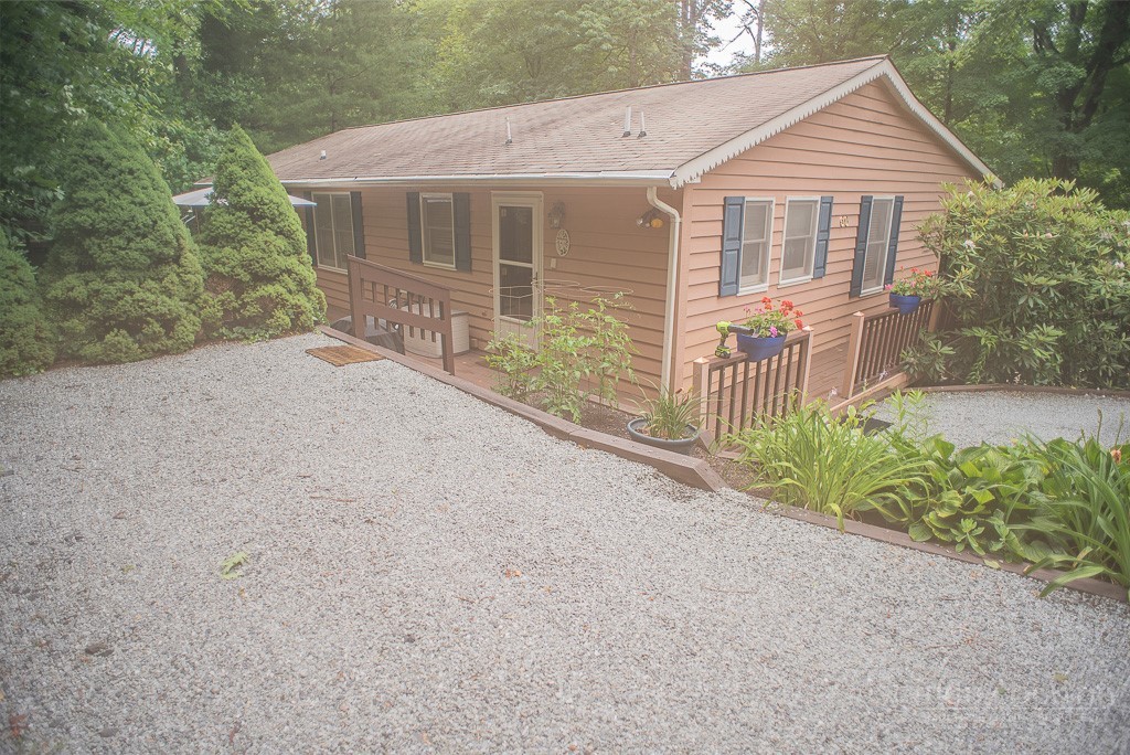 60 Pine View Road Newland, NC 28657 - Photo 2 of 27
