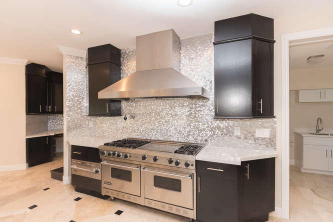 7057 Siena Court Boca Raton, FL 33433 - Photo 11 of 62 Viking Double Oven/Gas stove