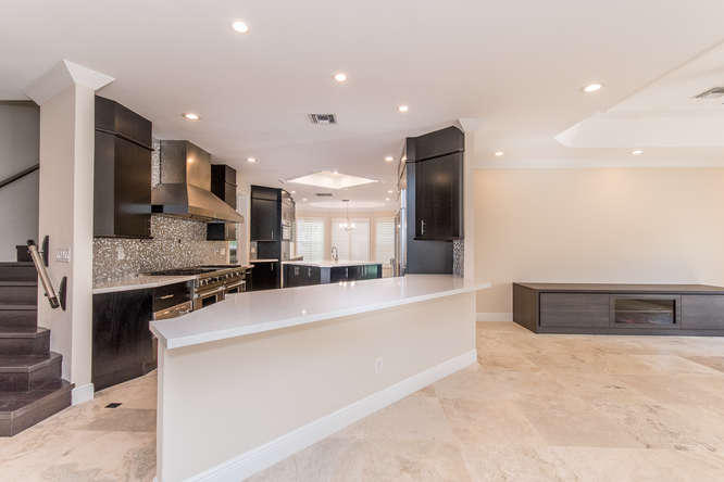 7057 Siena Court Boca Raton, FL 33433 - Photo 13 of 62 Kitchen Snack Bar