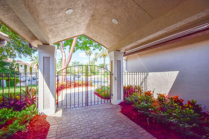 7057 Siena Court Boca Raton, FL 33433 - Photo 3 of 62 Courtyard Entry