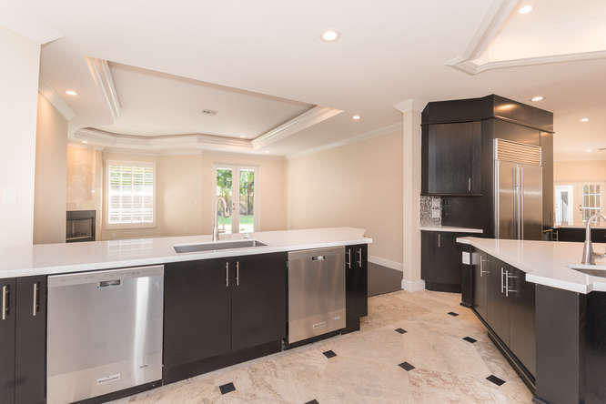 7057 Siena Court Boca Raton, FL 33433 - Photo 38 of 62 2nd Snack Bar w/ 2 Stainless Dishwashers