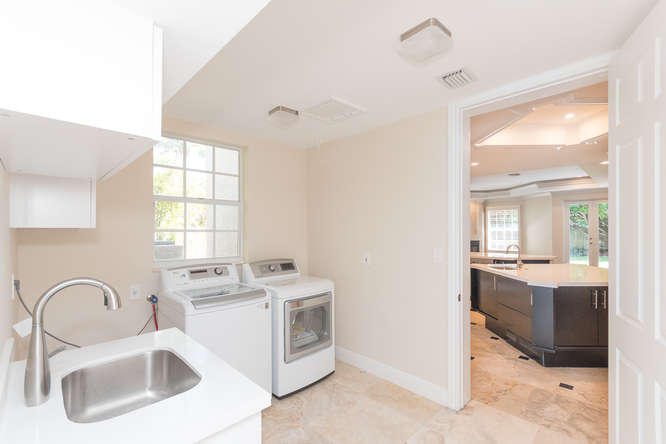 7057 Siena Court Boca Raton, FL 33433 - Photo 46 of 62 Laundry Room