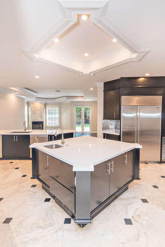 7057 Siena Court Boca Raton, FL 33433 - Photo 5 of 62 Kitchen Center Island