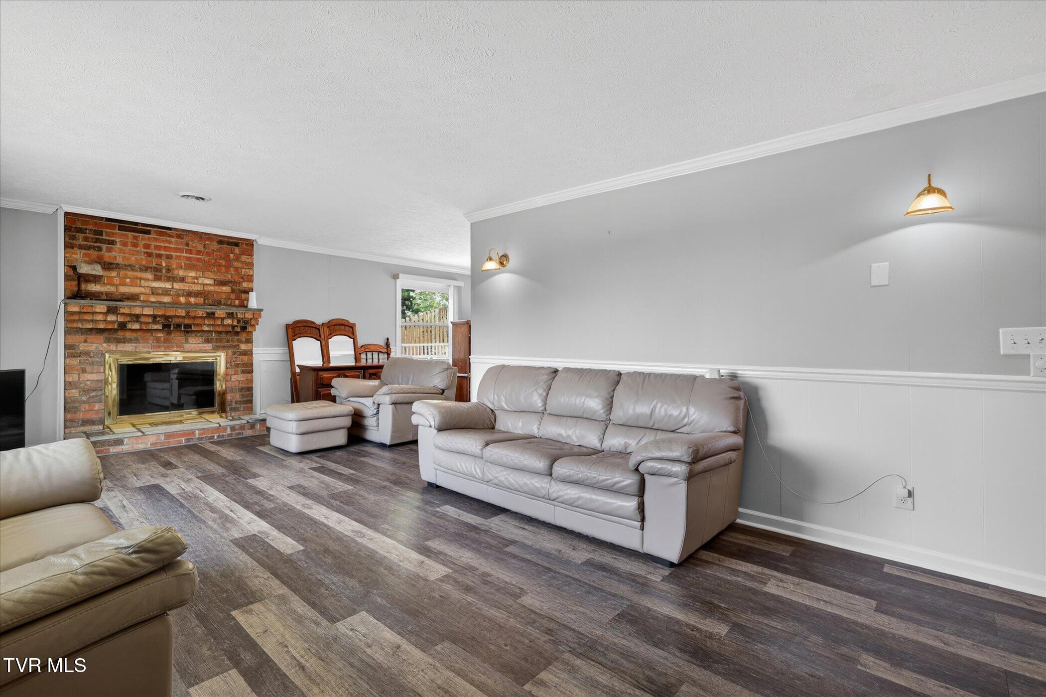 3852 Ridge Line Drive Kingsport, TN 37664 - Photo 5 of 51 06-3852-Ridgeline-Dr-Kingsport-WindowSti