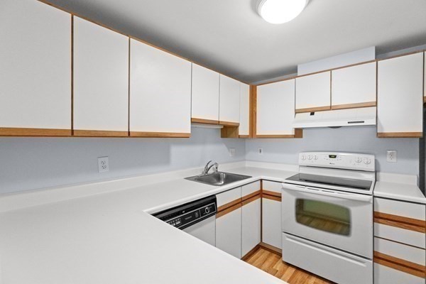 1 Watermill Place, Unit 304 Arlington, MA 02476 - Photo 6 of 35