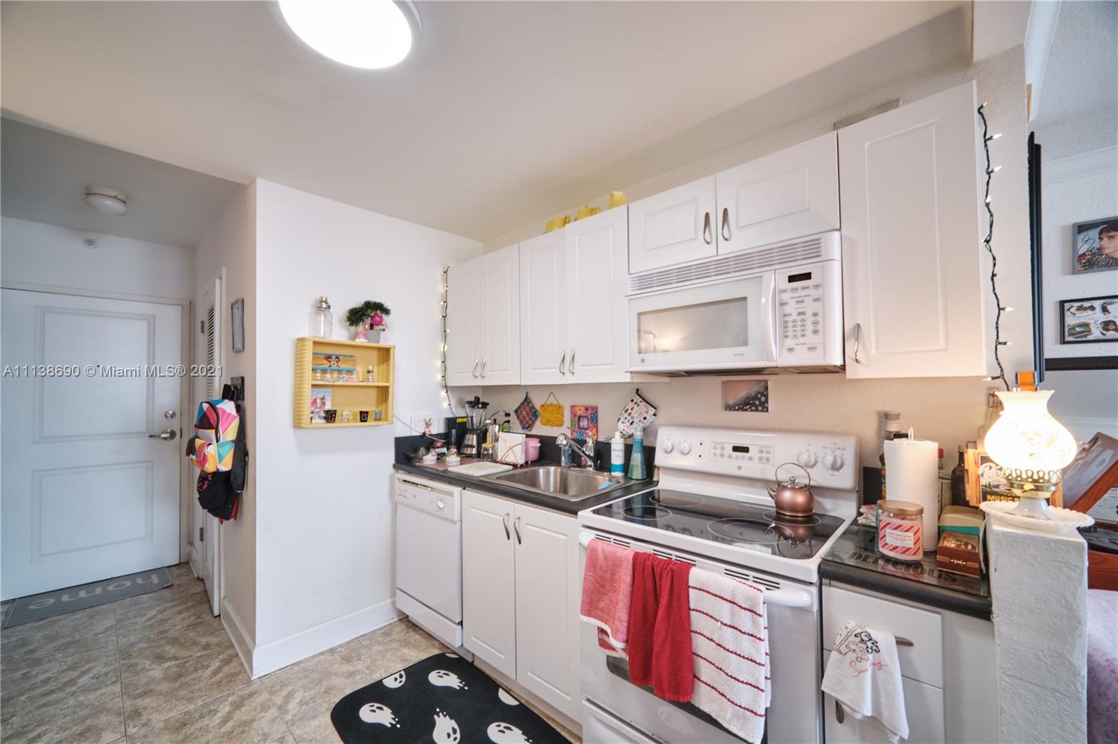401 69th Street, Unit 502 Miami Beach, FL 33141 - Photo 18 of 32