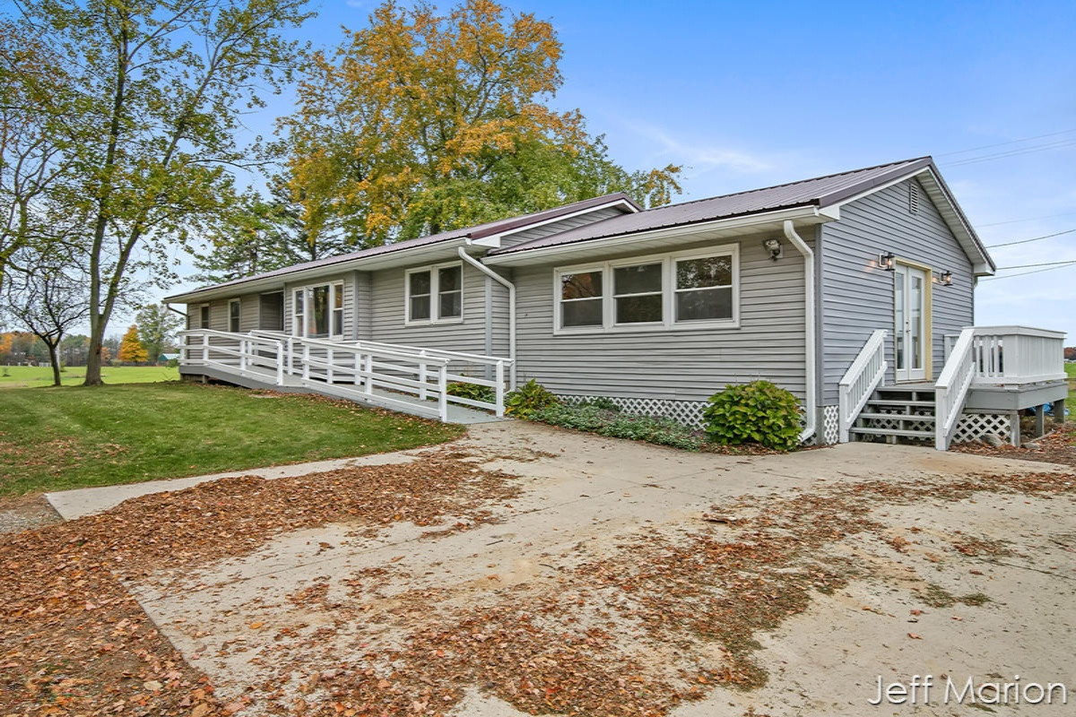 470 Peterson Road Ionia, MI 48846 - Photo 21 of 41 IMG_1002