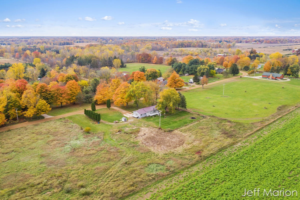 470 Peterson Road Ionia, MI 48846 - Photo 38 of 41 IMG_1037