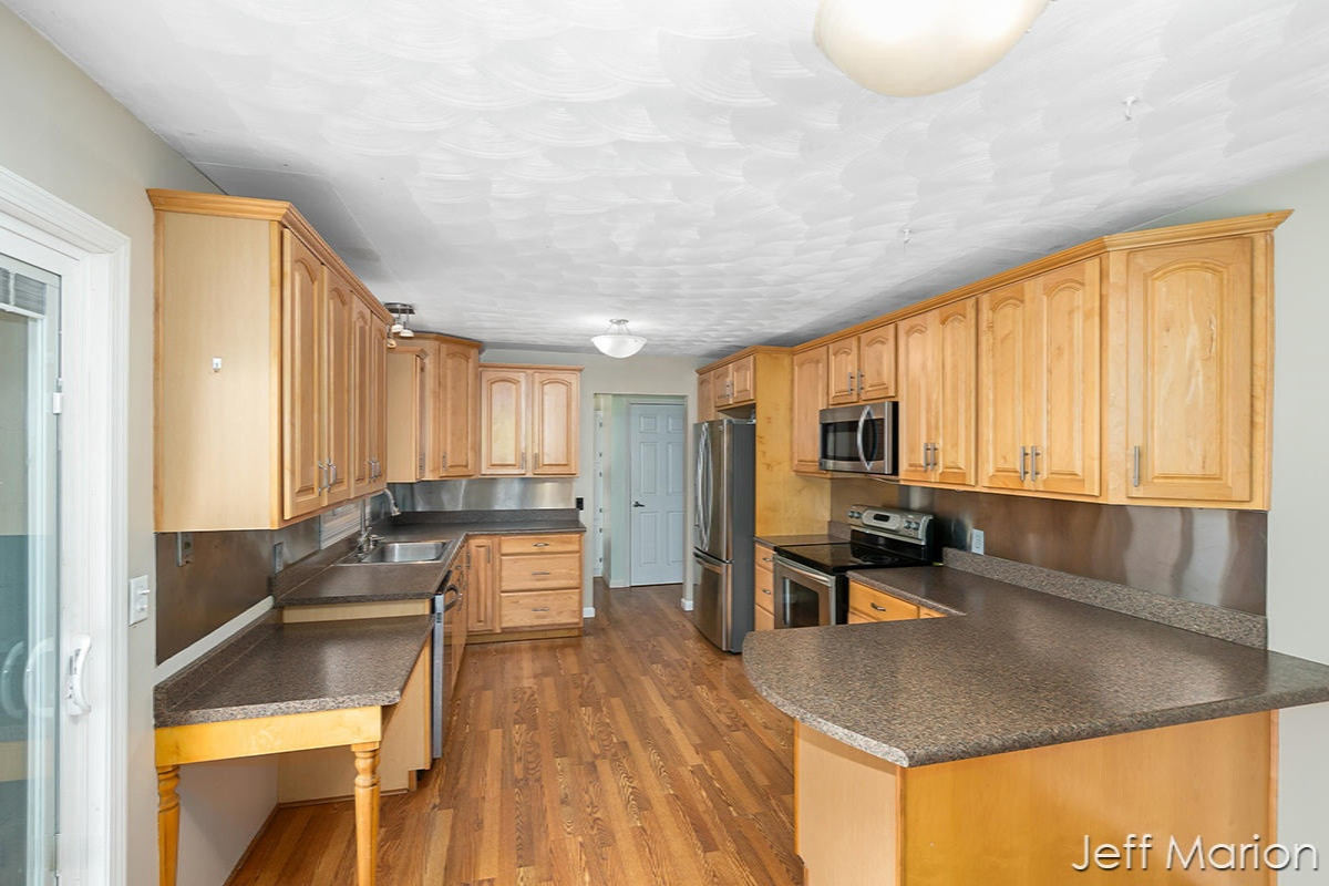 470 Peterson Road Ionia, MI 48846 - Photo 7 of 41 IMG_1007