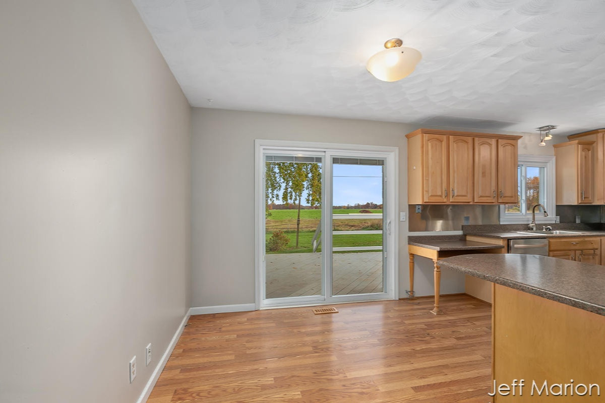 470 Peterson Road Ionia, MI 48846 - Photo 8 of 41 IMG_1008