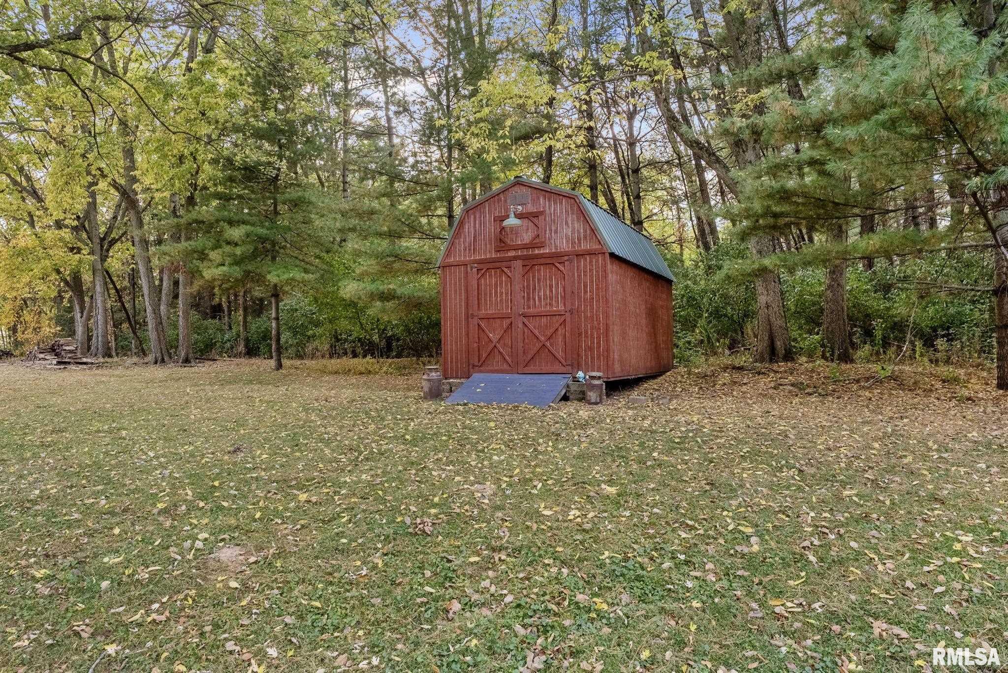 2257 Ridgeview Drive Muscatine, IA 52761 - Photo 37 of 38 Gallery Image 37