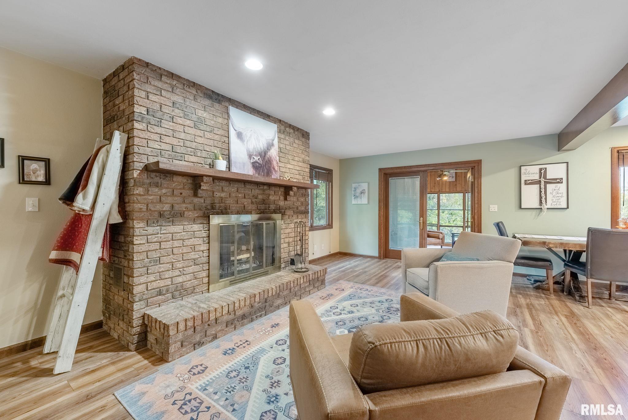 2257 Ridgeview Drive Muscatine, IA 52761 - Photo 8 of 38 Gallery Image 8