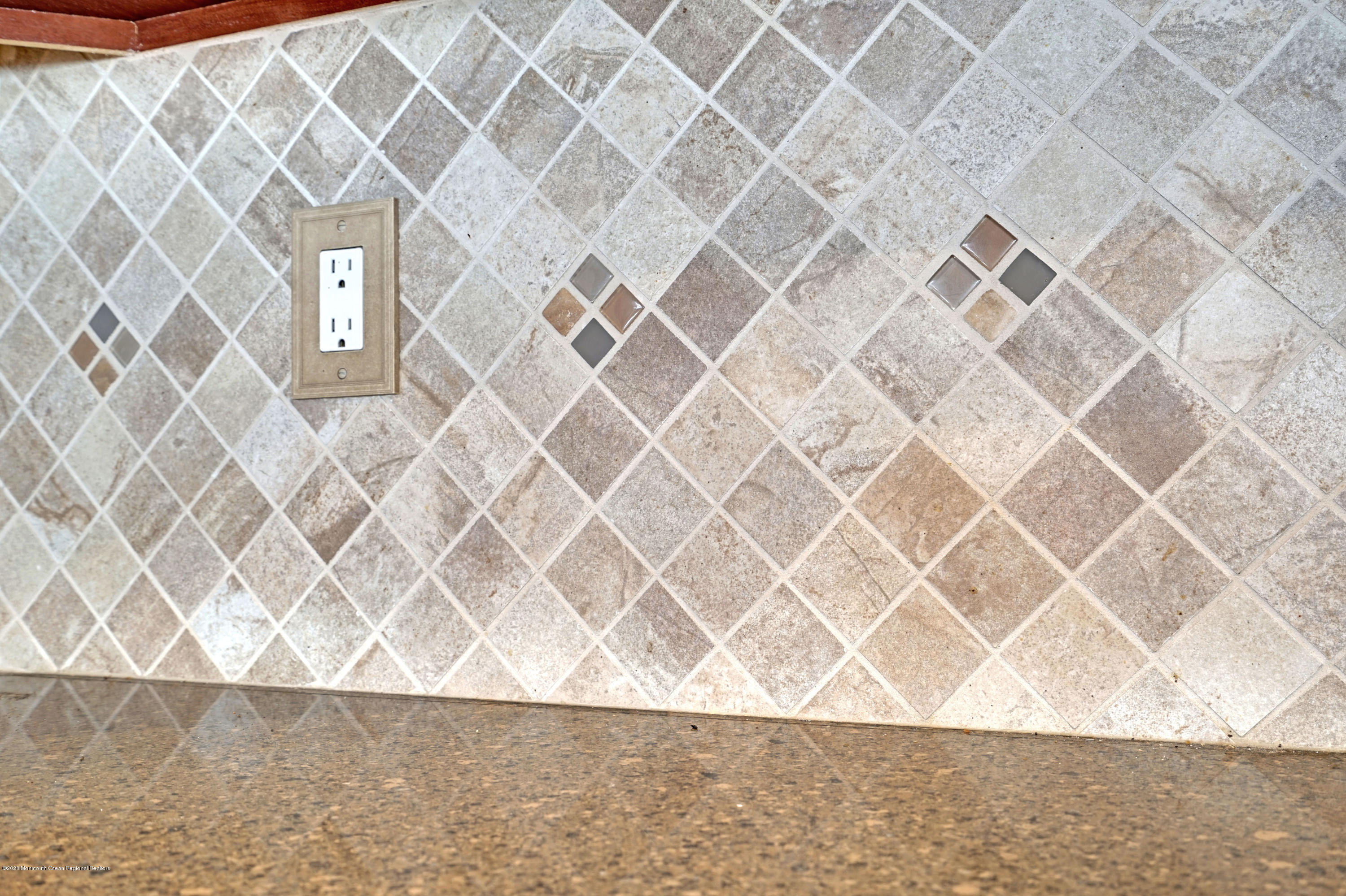 41 Eagleswood Drive Waretown, NJ 08758 - Photo 22 of 52 Tile Backsplash