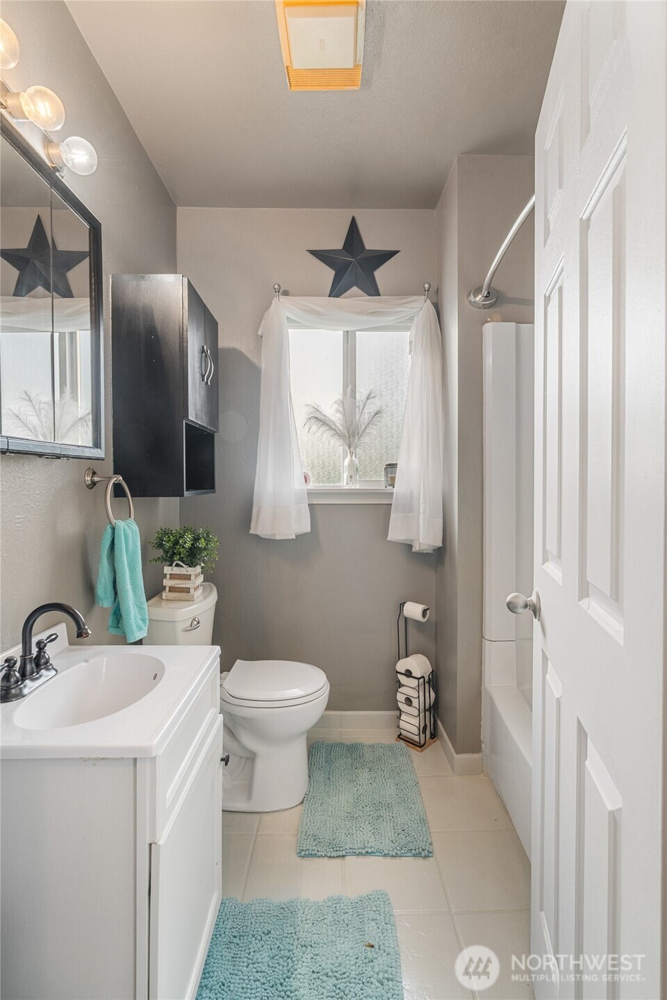 755 Willapa Raymond, WA 98577 - Photo 12 of 34