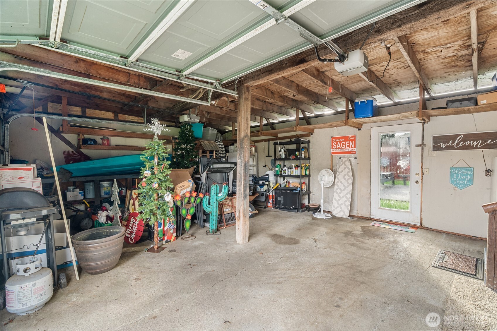 755 Willapa Raymond, WA 98577 - Photo 23 of 34