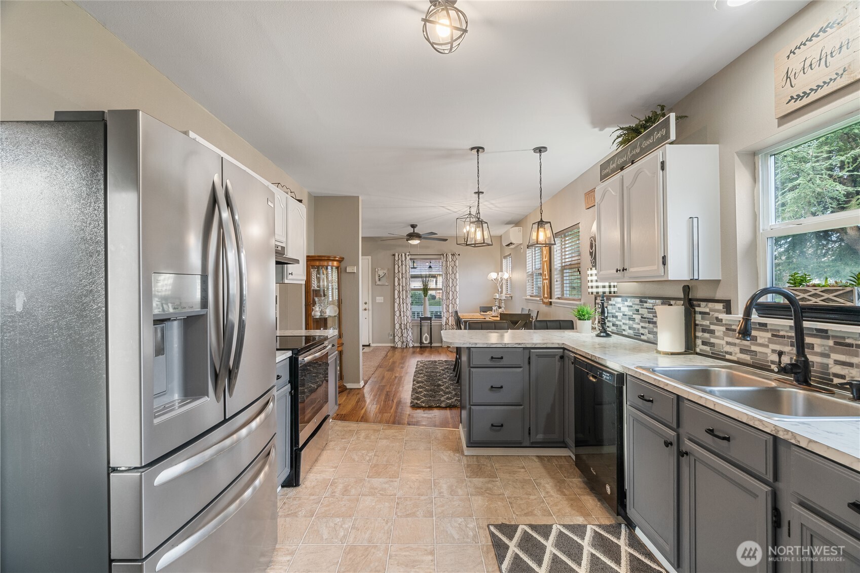 755 Willapa Raymond, WA 98577 - Photo 8 of 34