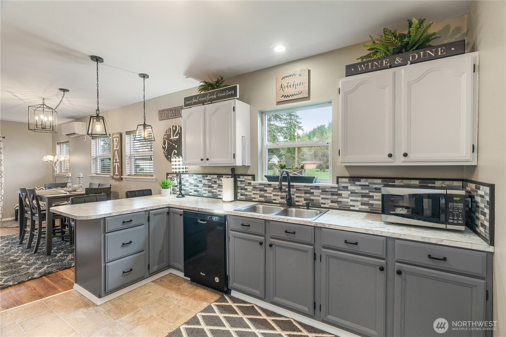 755 Willapa Raymond, WA 98577 - Photo 9 of 34