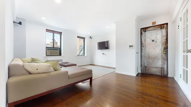 $599,000 | 14 Bogardus Place, Unit 4W | Washington Heights