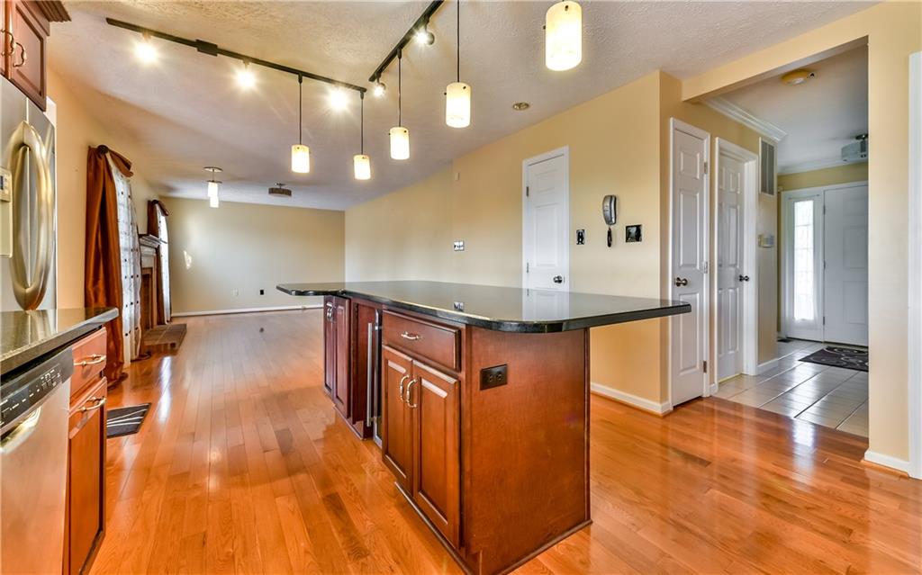 102 Ridgeview Circle Glenshaw, PA 15116 - Photo 9 of 25 Gallery Image 9