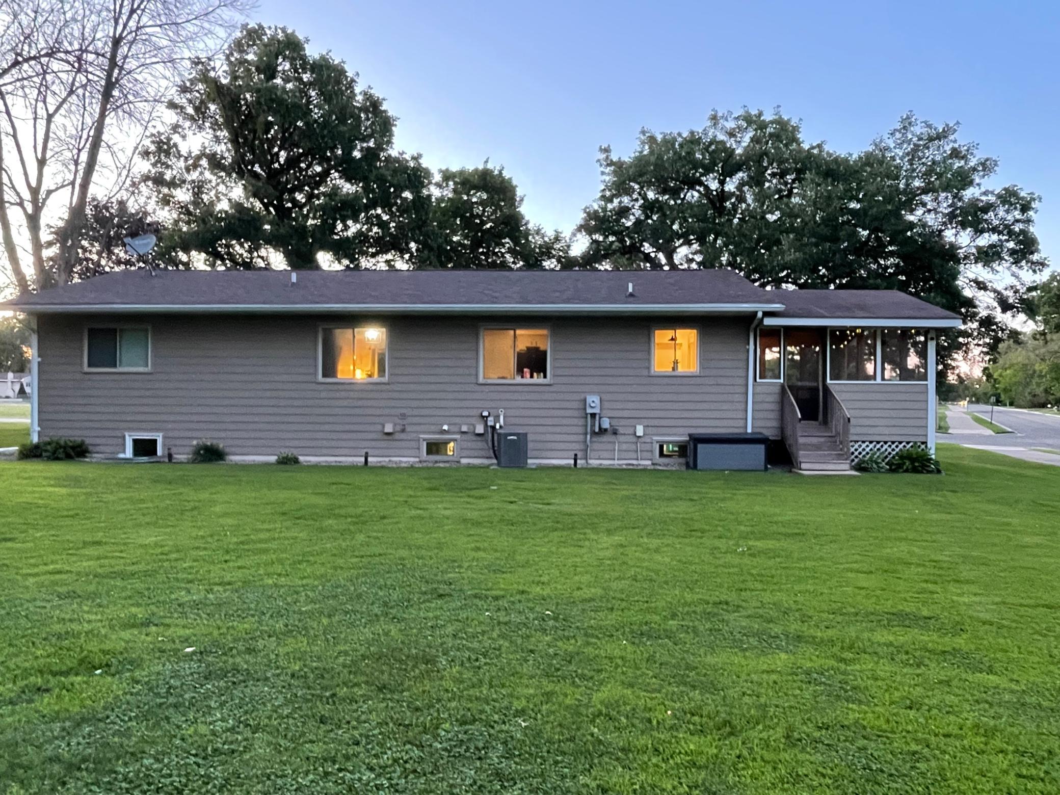 901 22nd Avenue Southwest Austin, MN 55912 - Photo 4 of 57