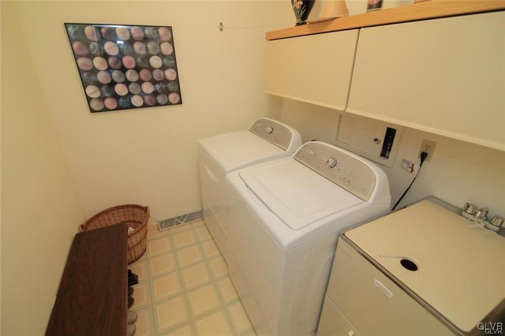 1496 Hampton Road Allentown, PA 18104 - Photo 16 of 28 Gallery Image 16