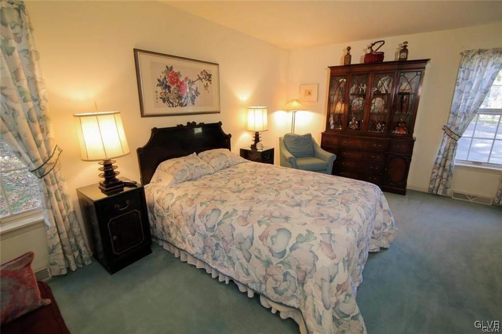 1496 Hampton Road Allentown, PA 18104 - Photo 17 of 28 Gallery Image 17