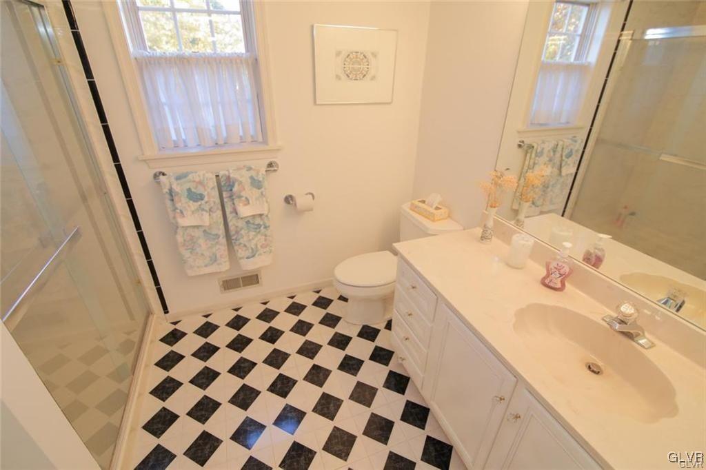 1496 Hampton Road Allentown, PA 18104 - Photo 22 of 28 Gallery Image 22