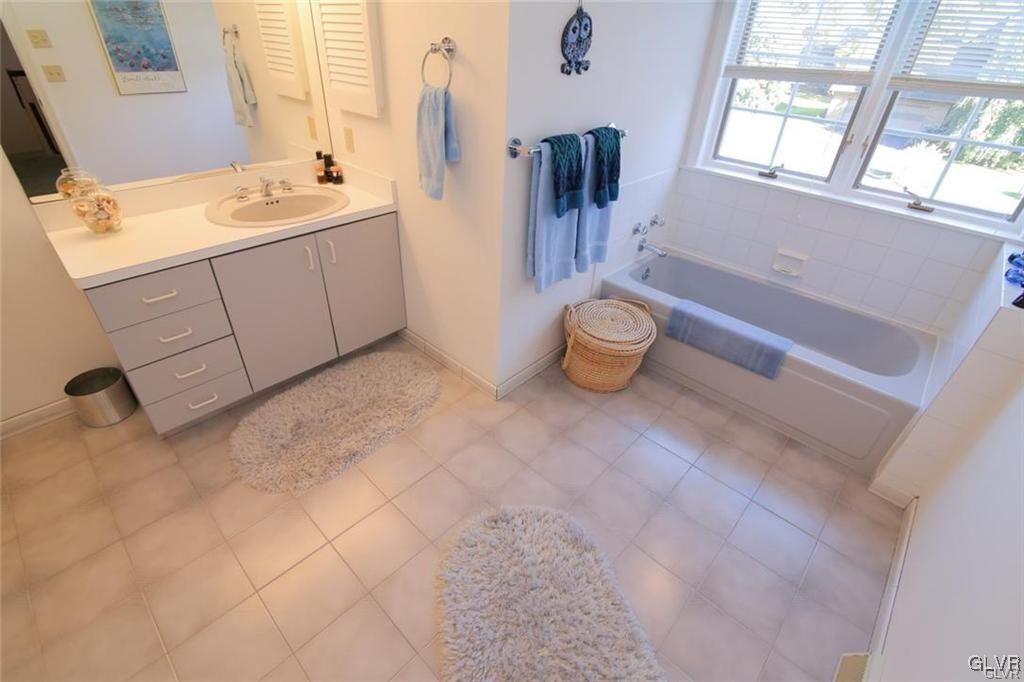 1496 Hampton Road Allentown, PA 18104 - Photo 27 of 28 Gallery Image 27