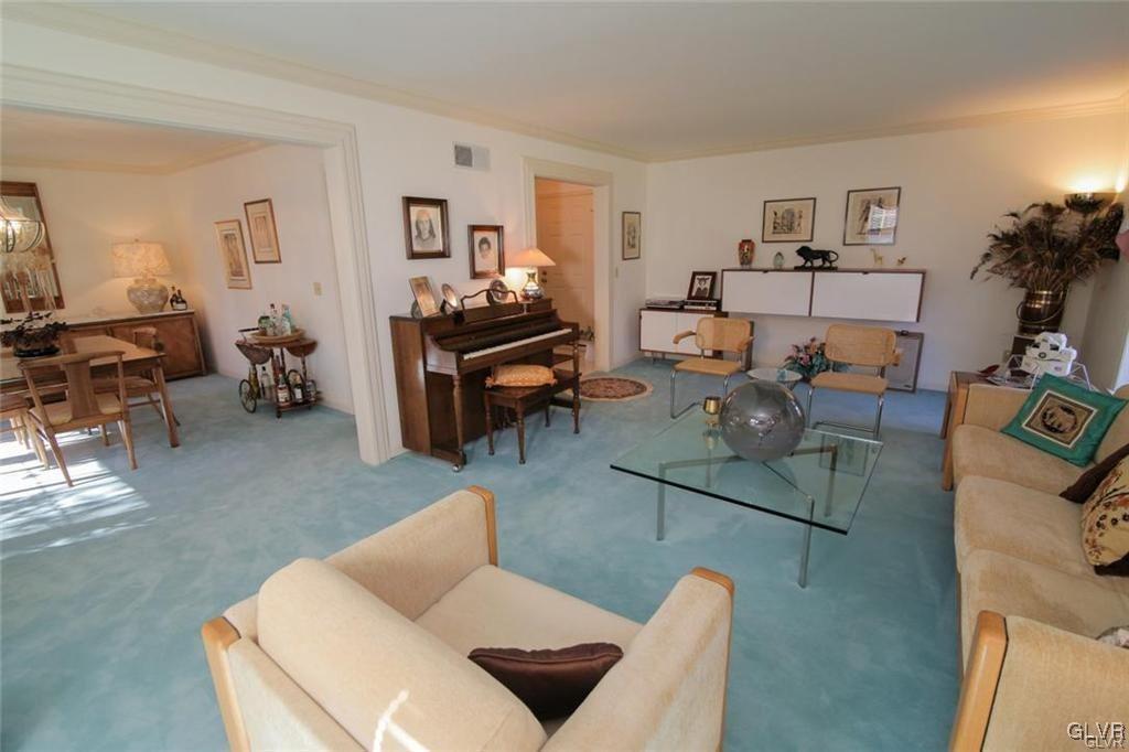 1496 Hampton Road Allentown, PA 18104 - Photo 4 of 28 Gallery Image 4