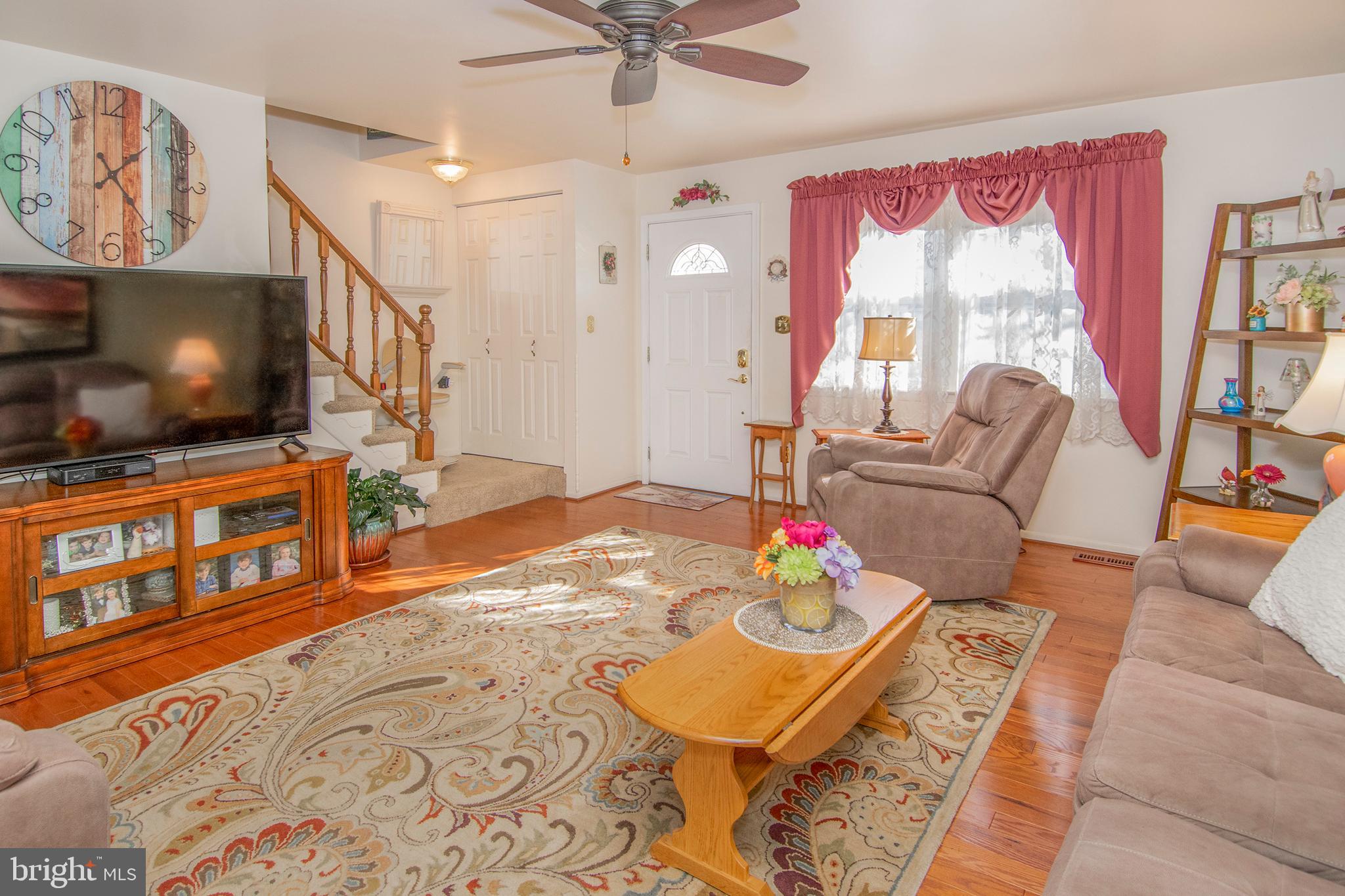 3638 Rockberry Road Baltimore, MD 21234 - Photo 5 of 24 Living Room