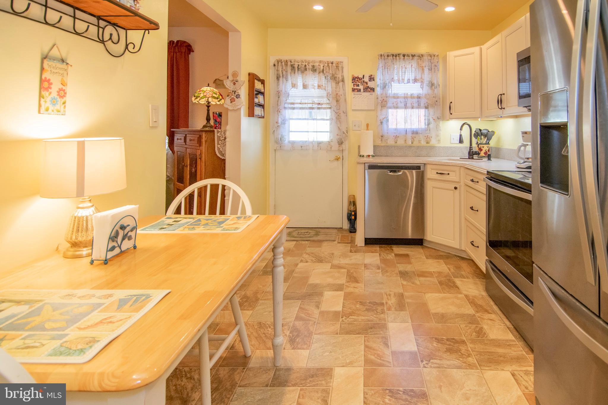 3638 Rockberry Road Baltimore, MD 21234 - Photo 8 of 24 Eat-In Kitchen