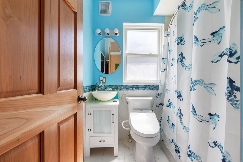 112 Franklin Street, Unit 2 Brookline, MA 02445 - Photo 9 of 31