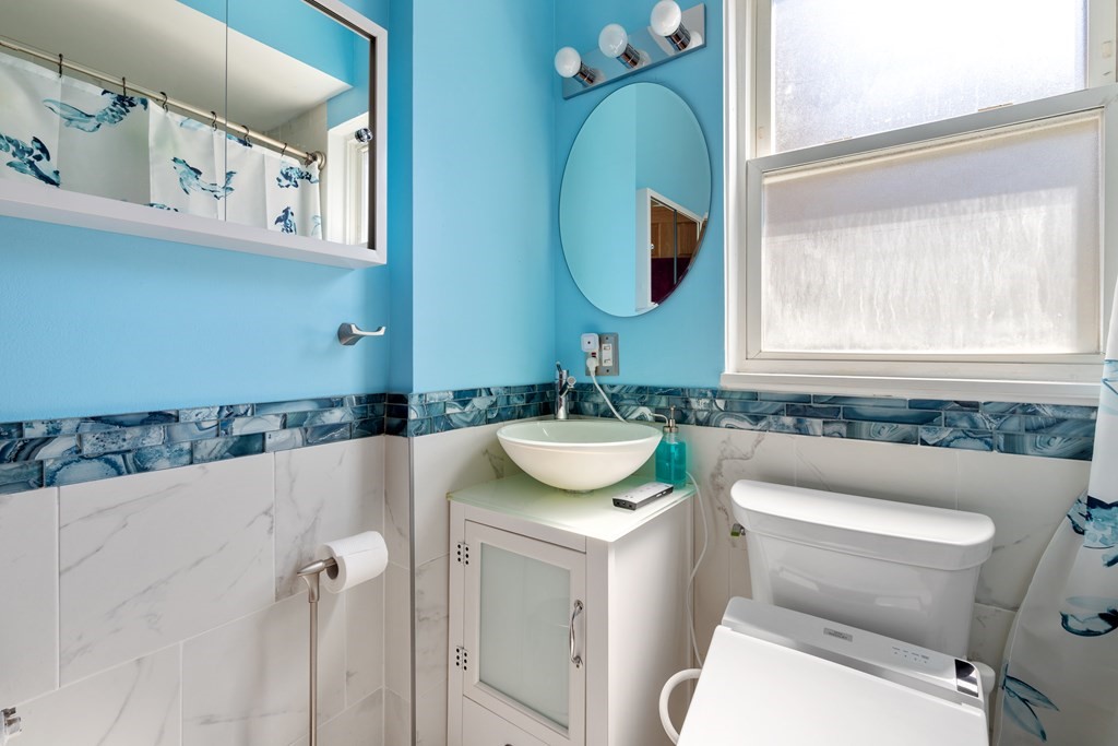 112 Franklin Street, Unit 2 Brookline, MA 02445 - Photo 10 of 31