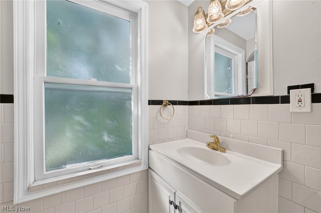 3846 Grosvenor Road South Euclid, OH 44118 - Photo 23 of 33 Gallery Image 23