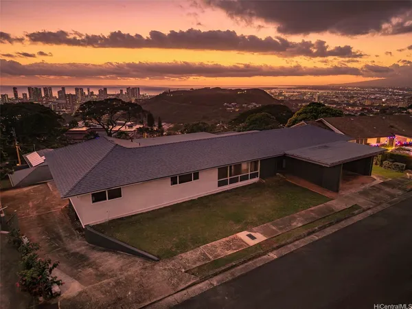 $1,999,000 | 2641 Aaliamanu Place, Honolulu, HI 96813